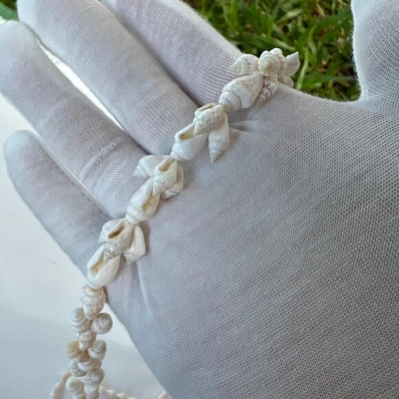 Hawaiian White Conch Sea Shells Necklace Ocean Boho 34” - Picture 4 of 10